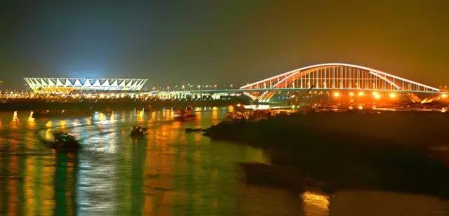 有一种夜景叫石湾满城火树银花没看过你就亏了