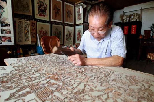 中国木版年画正在申报世界非物质文化遗产,其中就包括佛山木版年画.
