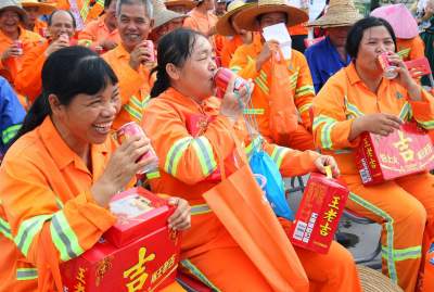 向最可愛(ài)的勞動(dòng)者致敬！市城管執(zhí)法局倡議全社會(huì)關(guān)心關(guān)愛(ài)環(huán)衛(wèi)工人