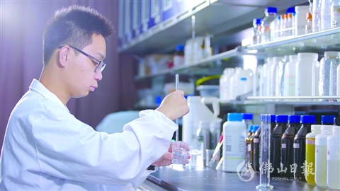 攻克世界性技術(shù)難題 佛科院學(xué)子陳炫瑋榮獲這個金獎