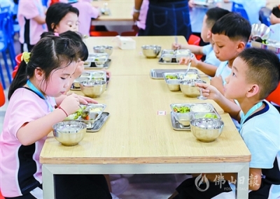 踐行“光盤行動(dòng)”  文明就餐成為佛山校園文化建設(shè)主題