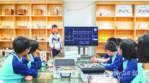 三水西南中學(xué)：人人愛讀書 處處飄書香  