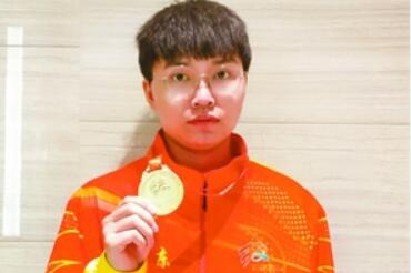 第一屆全國(guó)職業(yè)技能大賽  佛山學(xué)子梁榮浩勇奪金牌