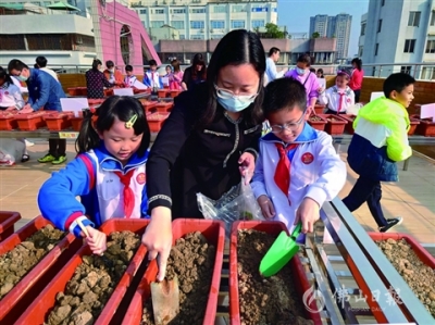 各出奇招 禪城中小學(xué)助學(xué)生“收心”