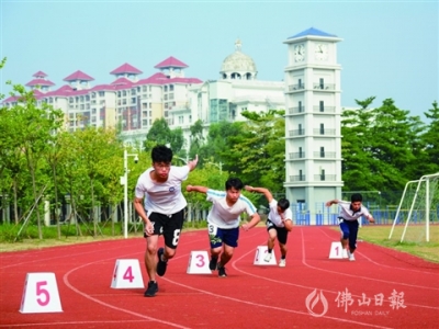 高明實(shí)驗(yàn)中學(xué)校長(zhǎng)陳國(guó)光：做好“實(shí)驗(yàn)”文章 塑造三大特色學(xué)科