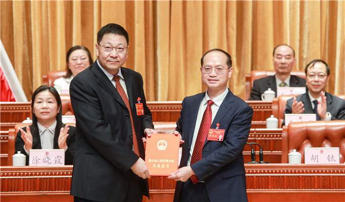 胡钛当选佛山市人大常委会主任 白涛当选佛山市人民政府市长