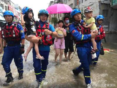 不畏艱險(xiǎn) 他們是百姓心中可親的“守護(hù)神”