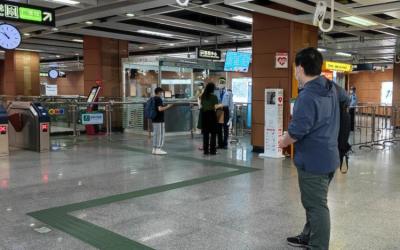 出行要掃碼 市民很配合