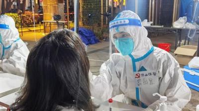 暖心故事 | 采樣點(diǎn)邂逅，防疫“夫妻檔”的硬核浪漫