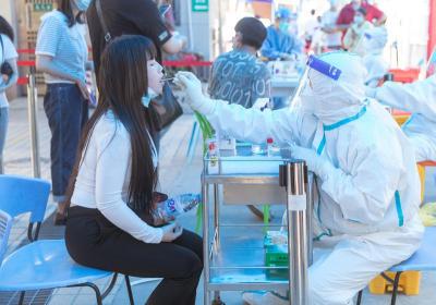 無數(shù)個(gè)“他和她”，匯聚成這座城最溫暖的光