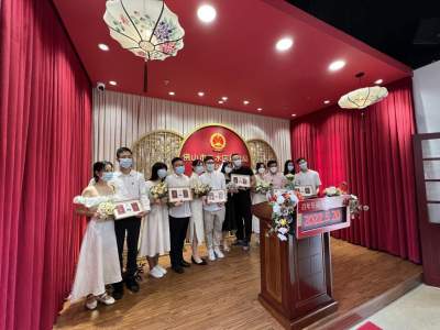 “520”當(dāng)天，佛山1135對新人登記結(jié)婚