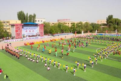 廣東援疆“石榴籽”杯青少年足球賽在伽師開賽