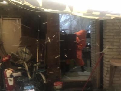 市長直通車 | 數(shù)百蜜蜂盤踞民居 消防快速處置險情