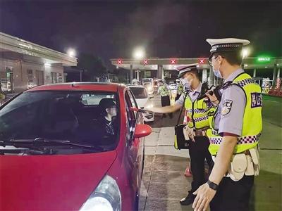 百日攻堅(jiān)嚴(yán)查嚴(yán)處交通違法行為