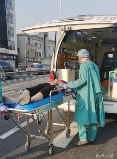 女子駕駛摩托車被撞暈，肇事貨車卻開走了