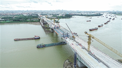 龍翔大橋主航道橋全線貫通