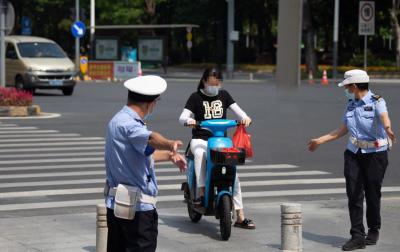 禪城公安持續(xù)開(kāi)展交通整治百日攻堅(jiān)行動(dòng)