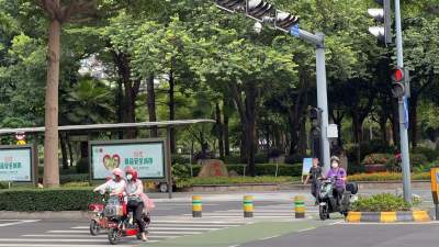 莫圖一時(shí)快 隨意闖紅燈