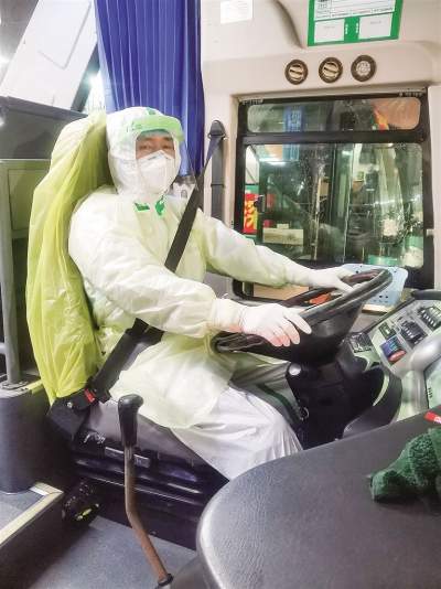 佛汽集團(tuán)客運(yùn)分公司駕駛員葉連章：860多天堅(jiān)守在防疫運(yùn)輸路上