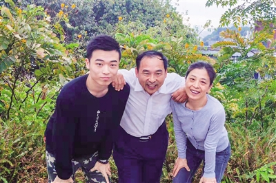 “佛山市文明家庭”李慶德家庭：以“小家”成就“大家”