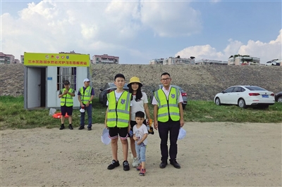 佛山市“最美家庭”張冬瑜家庭：守護(hù)綠水青山 傳承最美家風(fēng)