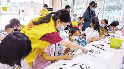 禪城積極推動(dòng)志愿者深入?yún)⑴c文明城市創(chuàng)建