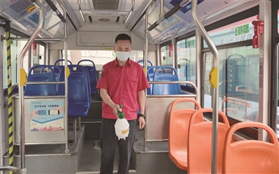 節(jié)日“我在崗” 守護(hù)城市煙火氣