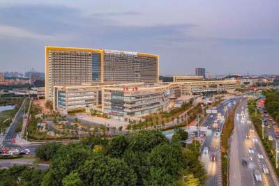 承山海輝煌，啟南醫(yī)新航