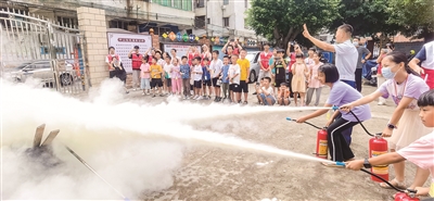 高明區(qū)消防救援大隊(duì)：強(qiáng)化演練保平安 志愿服務(wù)暖人心