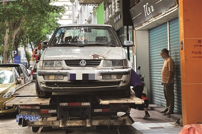 推動廢棄汽車應(yīng)清盡清