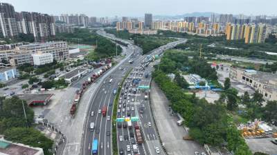 雙節(jié)長假全市高速公路監(jiān)測車流量442萬次