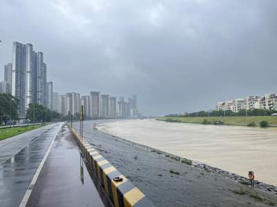 强降雨叠加返程高峰，市民需做好安全防范