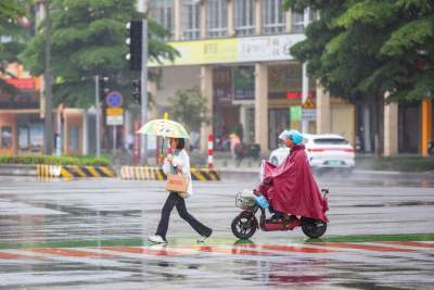 31日雨水紛紛 9月1日起熱浪襲來