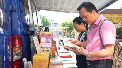 “佛山历史文化丛书村村读”走进西樵儒溪村