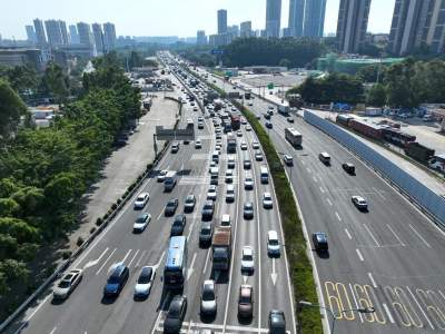 國(guó)慶假期返程高峰到來(lái) 佛山周邊高速公路車流激增