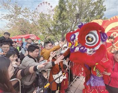 熱鬧佛山年 喜迎八方客