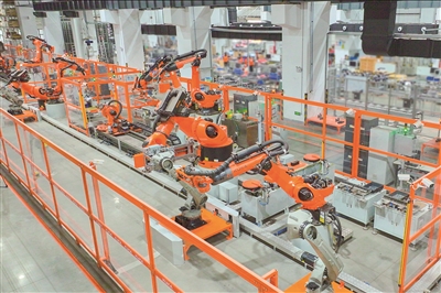 代表委員熱議人工智能賦能千行百業(yè)：擁抱人工智能 打開(kāi)“AI+智造”想象