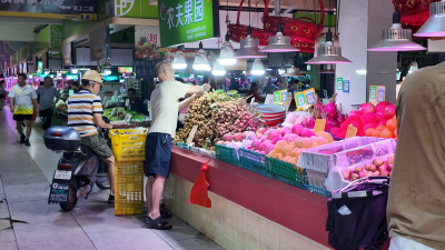 農(nóng)貿(mào)市場(chǎng)攤主自覺行動(dòng)防病媒